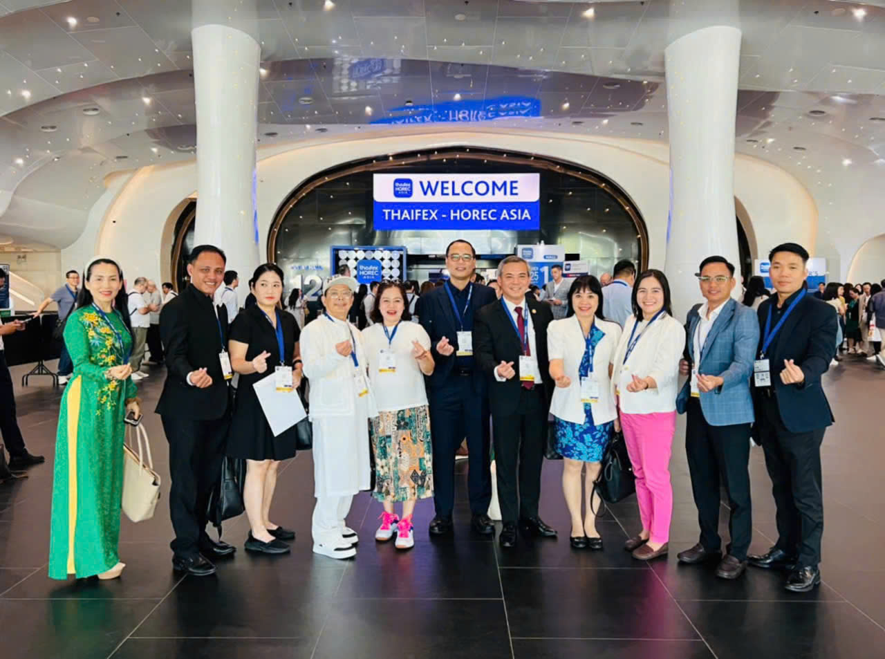 ĐOÀN ĐẠI BIỂU CLB QUẢN LÝ BUỒNG VIỆT NAM THAM DỰ TRIỂN LÃM THAIFEX HOREC ASIA 2025 TẠI BANGKOK, THÁI LAN