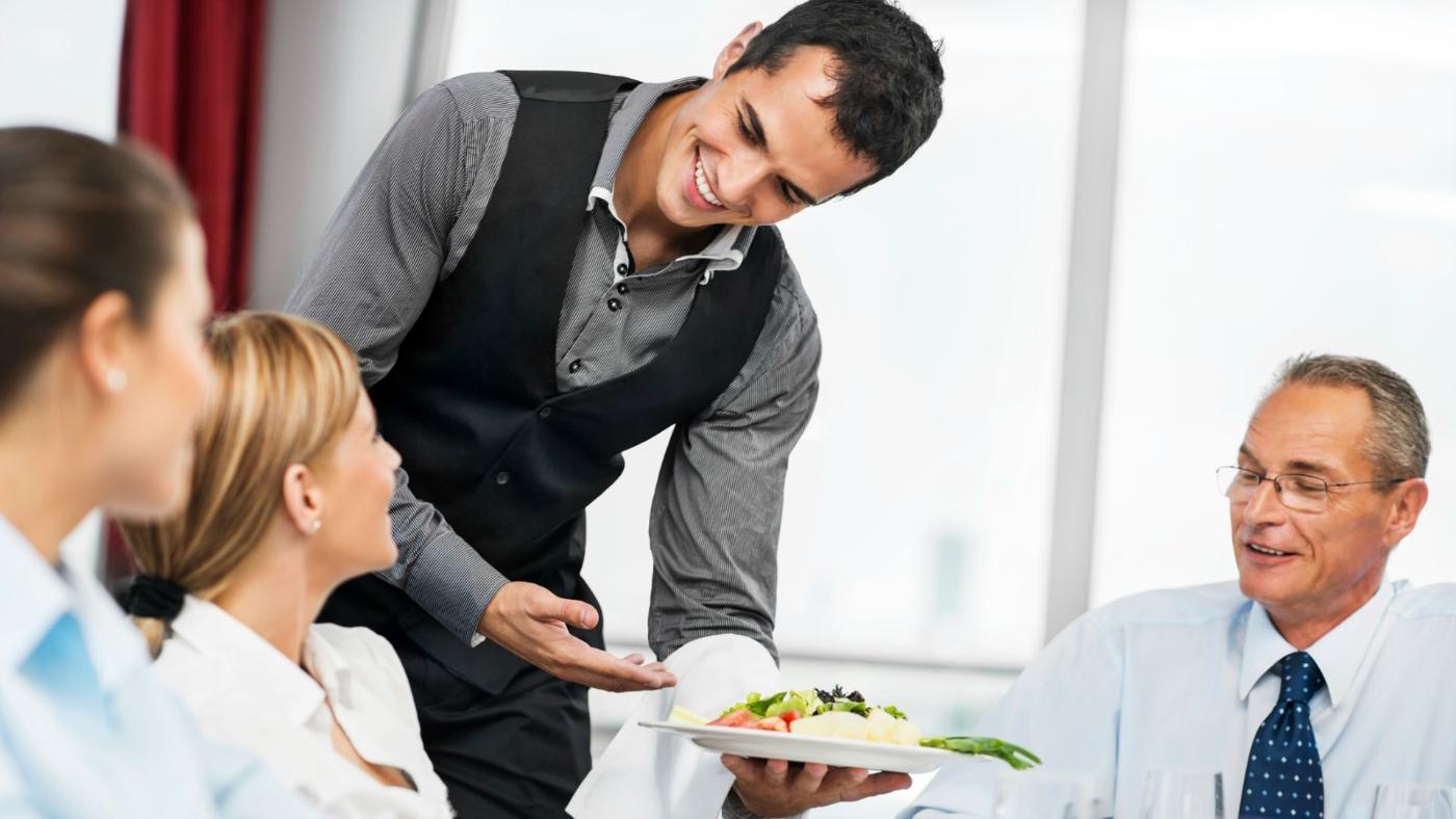 5 Bước đào tạo nhân viên phục vụ bàn (kỳ 1)