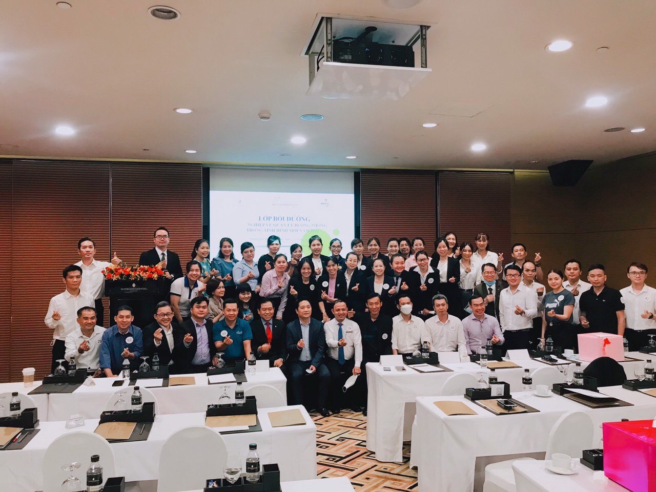 LỚP BỒI DƯỠNG NGHIỆP VỤ QUẢN LÝ BUỒNG PHÒNG TRONG TÌNH HÌNH MỚI