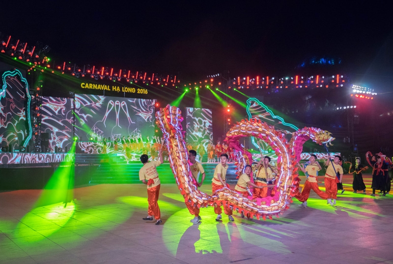 Sôi động và rực rỡ Carnaval Hạ Long 2016